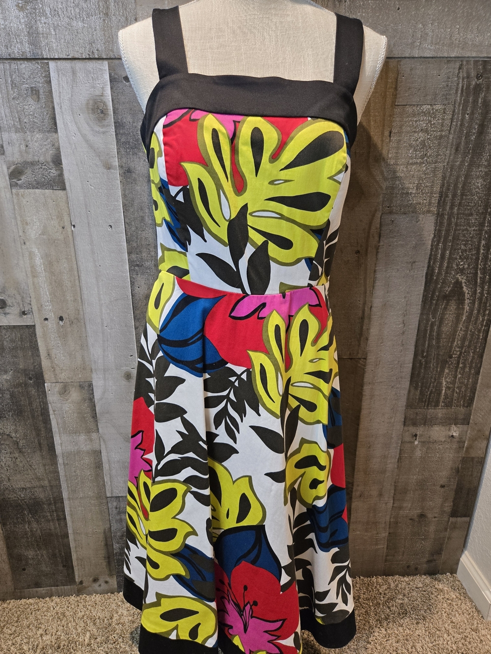 Madison Leigh Size 8 Knee Length Floral Fit-and-Flare Sundress Knee Length